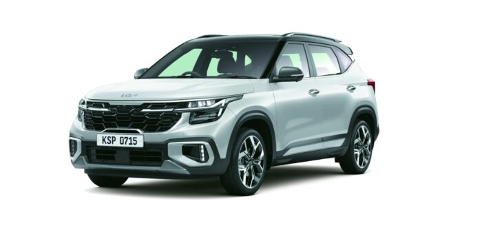 SP2i_20PE_20Seltos_Exterior_20Colour_Glacier_20White_20Pearl_20+_20Aurora_20Black_20Pearl_white_bg