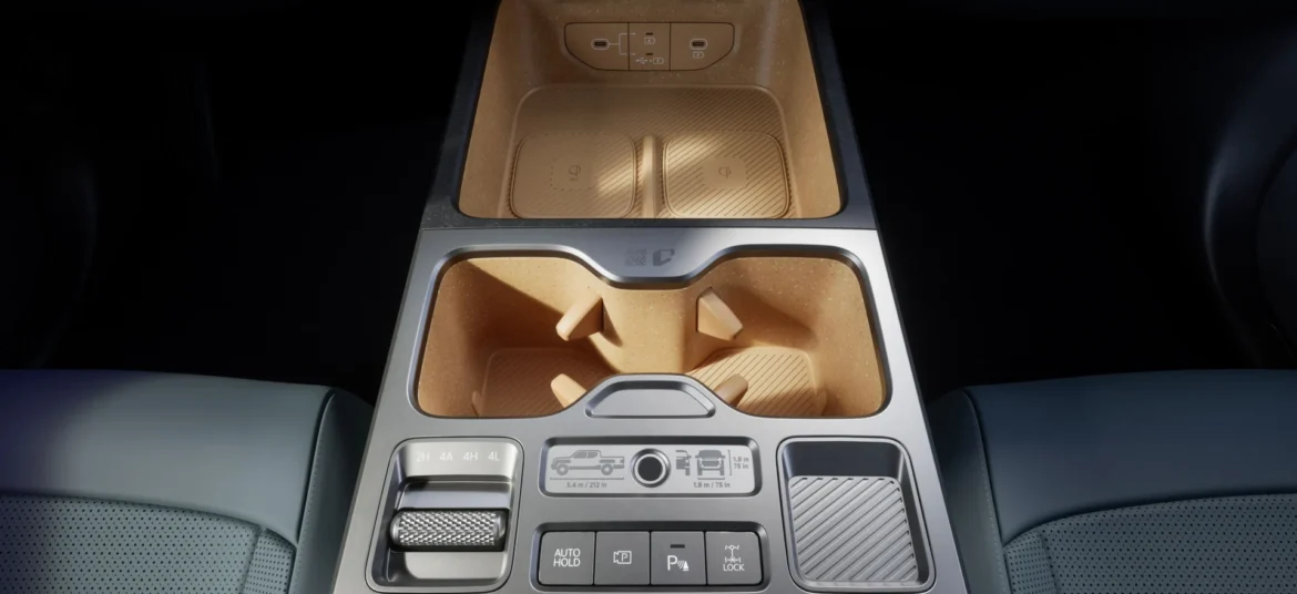 lineup-area-double-cab-interior-05-lg